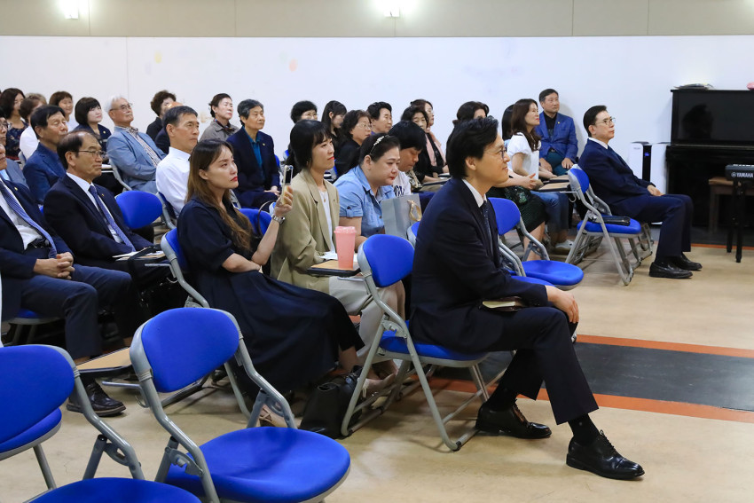 adb1f8c7388b06d0c2334acd5ada1598_1758267549_8556.jpg